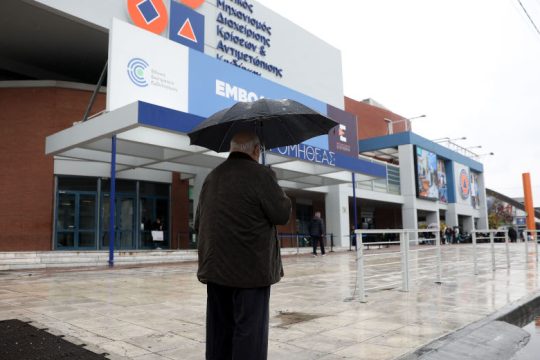 Έρευνα: Ποιοι και πόσοι είναι εκείνοι που δεν κάνουν εμβόλιο για τον κορονοϊό