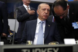 Πολύπλευρα διπλωματικά ανοίγματα από την Τουρκία
