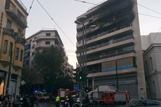 Νεκρός ηλικιωμένος από φωτιά διαμέρισμα της Αγ. Μελετίου