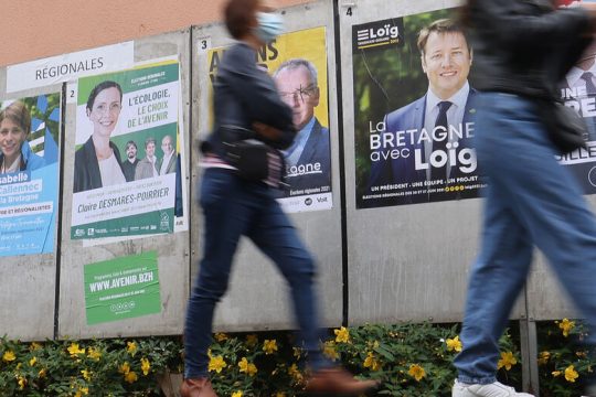 Σε ισχύ το lockdown για ανεμβολίαστους στη Γαλλία