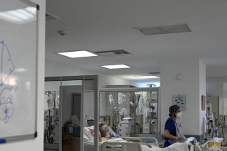 Τσουνάμι εισαγωγών και εφιαλτικές εφημερίες