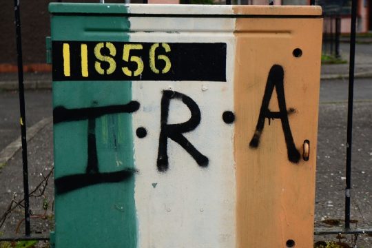 Β. Ιρλανδία: Συνελήφθη μέλος του νέου IRA για κατασκευή βομβών