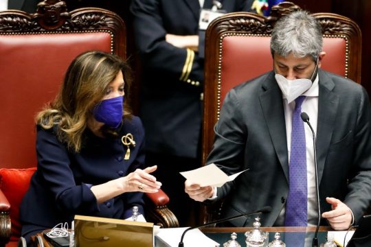 Αναζητείται συμβιβασμός στην Ιταλία μετά την 4η άκαρπη ψηφοφορία για ΠτΔ