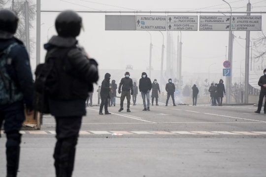 Παραιτήθηκε η κυβέρνηση του Καζακστάν υπό το βάρος των λαϊκών αντιδράσεων