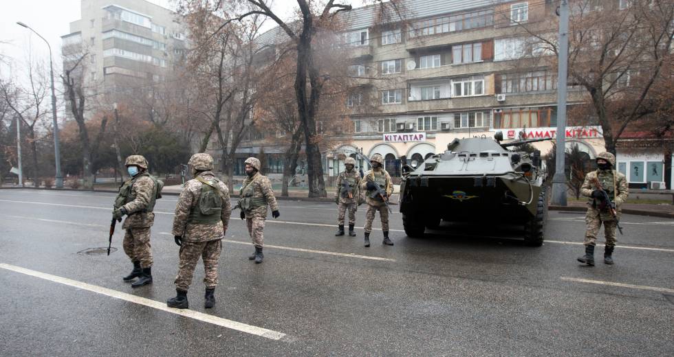 Ο «εξαφανισμένος» Ναζαρμπάγεφ στηρίζει την κυβέρνηση Τοκάγεφ