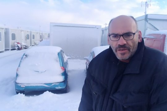 Σεισμόπληκτοι στην κατάψυξη