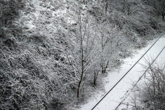 Προβλήματα στην κυκλοφορία σε Β. Ελλάδα και Πελοπόννησο λόγω χιονόπτωσης