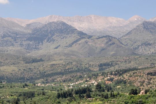 Στα «Απάτητα Βουνά» τα Λευκά Όρη – Δεν προχωρούν έργα για ΑΠΕ