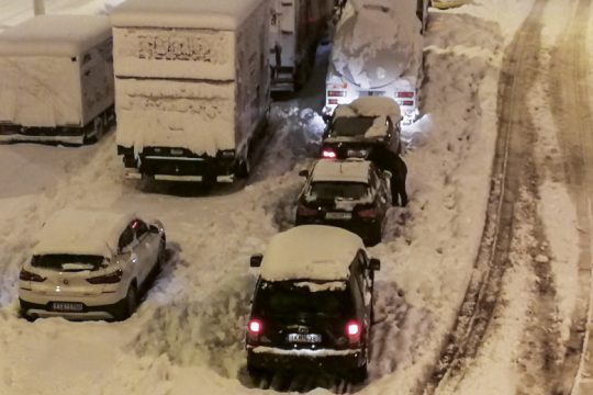 Γαϊτανάκι ευθυνών μεταξύ κυβέρνησης και εταιρείας για το φιάσκο στην Αττική Οδό