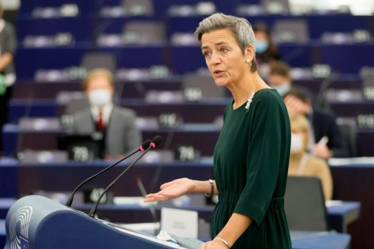 Η Ε.Ε. απέρριψε τη συγχώνευση των ναυπηγικών εταιρειών Hyundai και Daewoo