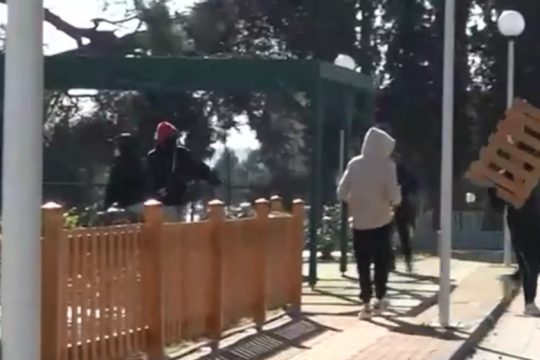 Μαθητικό συλλαλητήριο στο υπουργείο Παιδείας με περιορισμένη ένταση [βίντεο]