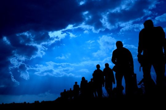 Πρόσφυγες, μετανάστες, εκπατρισμένοι