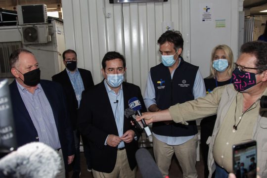 Μηταράκης κατά πάντων για το φιάσκο με τις δομές