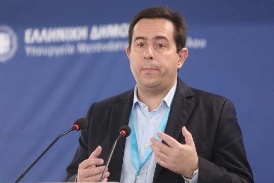 O N. Μηταράκης επιβεβαιώνει την εξαφάνιση 25.000 διασωθέντων στο Αιγαίο