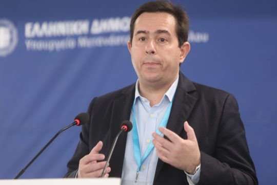 Αναζητεί εναγωνίως υποστηρικτές ο Νότης Μηταράκης
