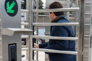 Κέντρα υποδοχής με το «έτσι θέλω» από τον Μηταράκη