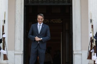 Θεσμοί και κοινωνία: στρέβλωση και διαφθορά