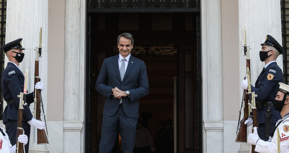 Θεσμοί και κοινωνία: στρέβλωση και διαφθορά