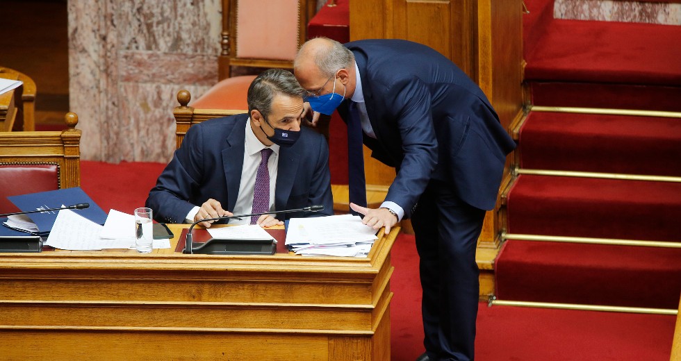 Ψέματα στα… ψέματα για τη συνέντευξη Μητσοτάκη