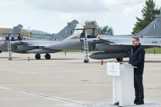 Φιέστα για κομματική προπαγάνδα με τα Rafale