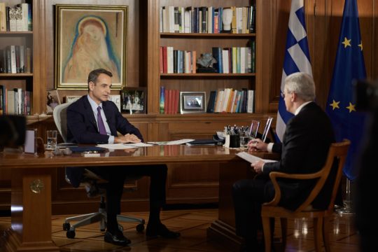 ΣΥΡΙΖΑ: Τα επτά ψέματα από τη συνέντευξη Μητσοτάκη