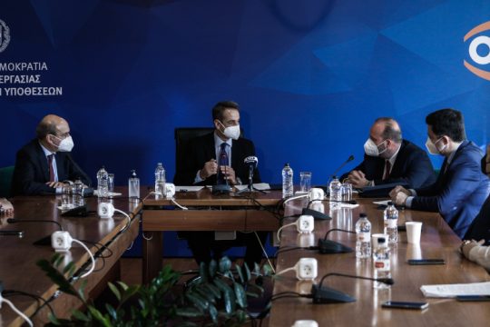 Προγράμματα ΟΑΕΔ: Μητσοτάκης-Χατζηδάκης υπόσχονται 86.000 νέες θέσεις εργασίας