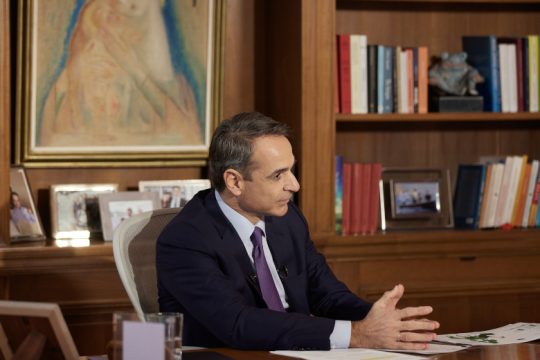 Διαστρέβλωση πραγματικότητας από τον Μητσοτάκη για το 50%+1