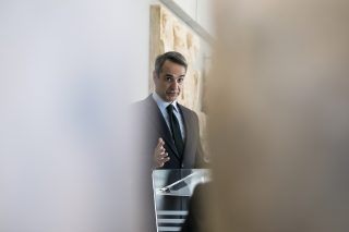 Θάφτηκε στα ίδια του τα «θα»
