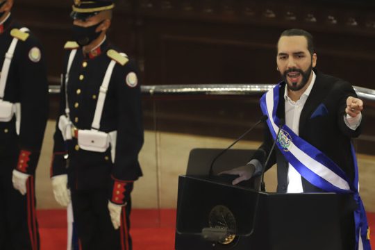 Ορκισμένος εχθρός της ιστορικής αλήθειας