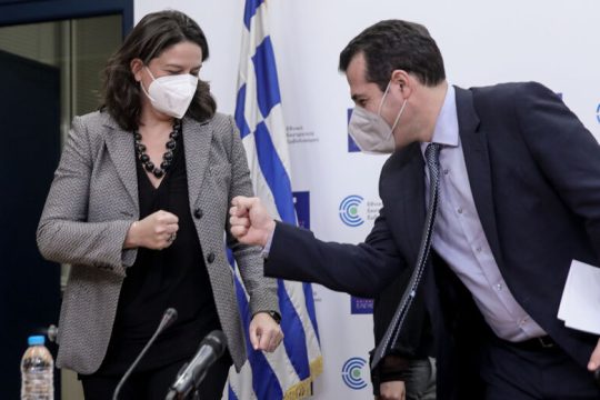 Self, rapid, τσάντα και κοπάνα! Ανασφαλής επιστροφή στα θρανία