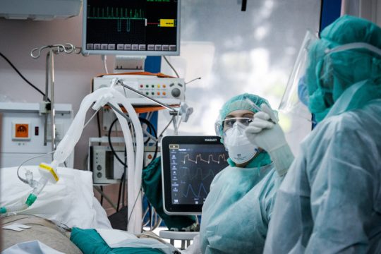 ΗΠΑ: Φάμπρικα πλαστών πιστοποιητικών με κέρδη 1,5 εκατ. δολάρια