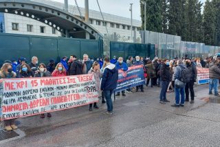 ΟΛΜΕ: 15 μαθητές ανά τμήμα και δωρεάν τεστ για όλους