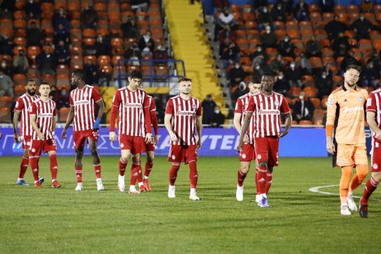 Σε μπελάδες εν όψει ντέρμπι