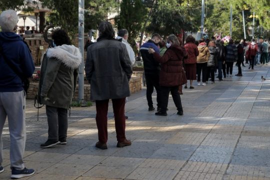 Το ράπιντ αρκεί για να ξέρεις ότι νόσησες, όχι για να πληρωθείς αναρρωτική