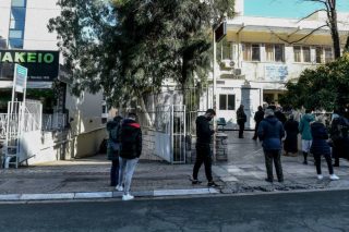 «Τρίτωσε» η χαμηλή τιμή σε PCR τεστ