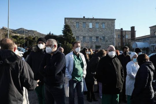 Μπαράζ διαμαρτυριών από τους εργαζόμενους του «Παίδων Πεντέλης»