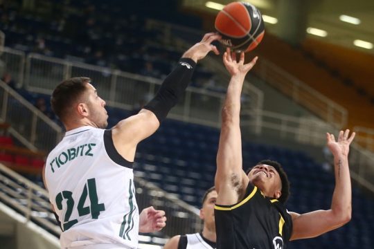 Εποχή Γιόβιτς, σωτήρας ο Σλούκας