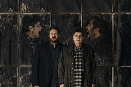 «Είναι καταδίκη να ζεις στη μοναχικότητα και τη σιωπή»