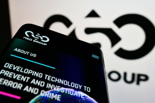 Ούγγροι δημοσιογράφοι που έπεσαν θύματα κατασκοπείας απ’ το Pegasus μηνύουν το κράτος
