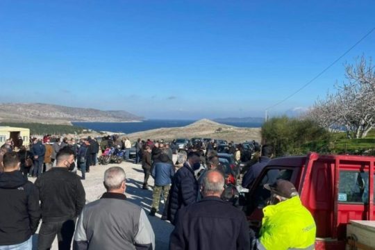 Αντιδράσεις στη Χίο για την υπερδομή-φυλακή στον κόλπο του Θόλους
