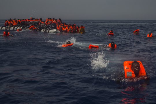 Διάσωση 177 παράτυπων μεταναστών από το Ναυτικό του Μαρόκου
