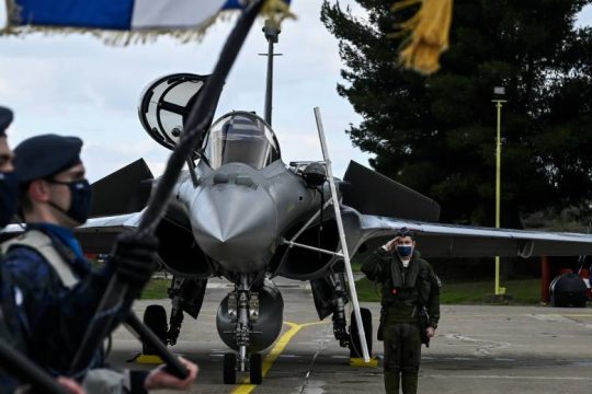 Κυβερνητική φιέστα με τα Rafale