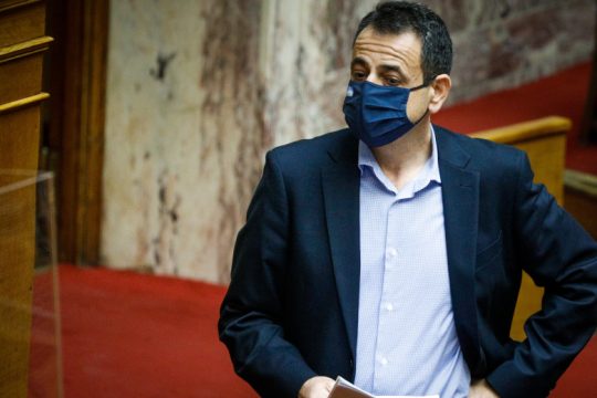 Υπόσχονται «παπάδες», εγγράφοντας στον προϋπολογισμό μόλις 50 εκατ. ευρώ