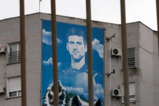 Πολιτικές διαστάσεις παίρνει η υπόθεση Τζόκοβιτς