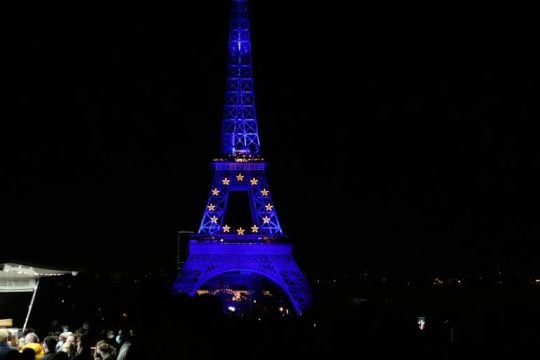 «Διάλογος αλλά και αυστηρότητα με την Τουρκία»