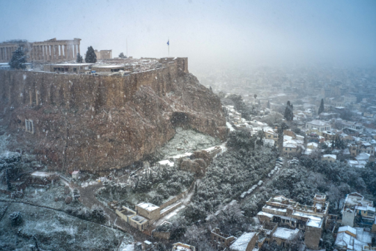 Κορυφώνεται η «Ελπίδα» – Χιόνια, παγετός, ισχυροί βοριάδες και πολικές θερμοκρασίες