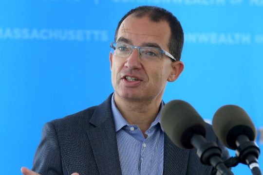 Moderna: Πιθανή η ανάγκη για ακόμη μία δόση εμβολίου το φθινόπωρο