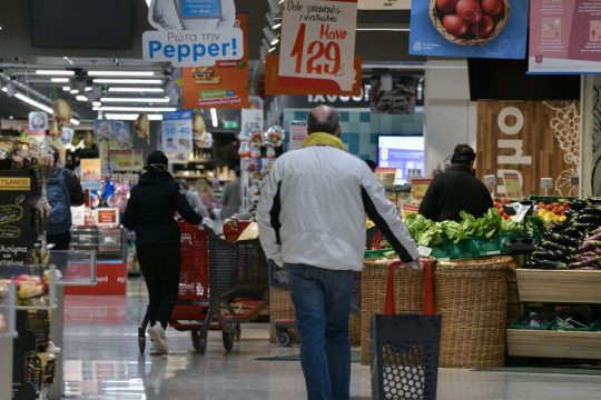 Μονόδρομος κατά της ακρίβειας οι μειώσεις ΦΠΑ