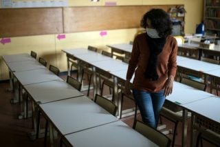 Υποχρέωναν νεφροπαθή εκπαιδευτικό να μπαίνει στην τάξη και τελικά μολύνθηκε