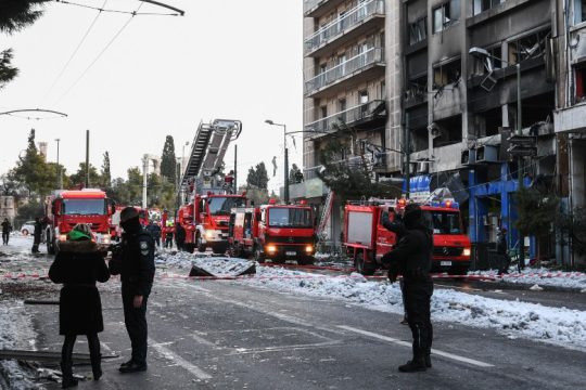 Έκρηξη στη Συγγρού: Ερωτήματα από τα ευρήματα στο σπίτι του 78χρονου